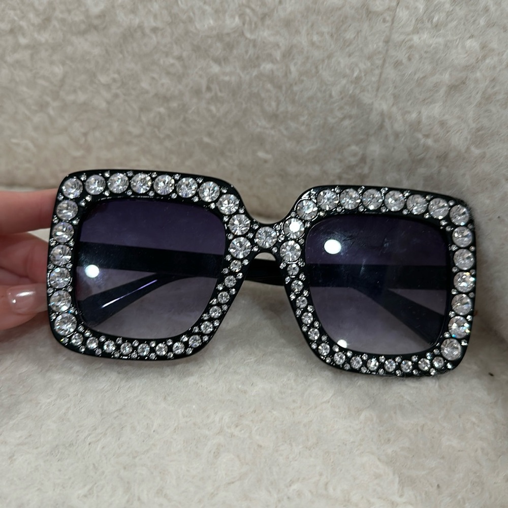 Oversized sunglasses black with rhinestones gradient lens
